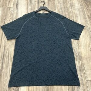 Lightly Used Lululemon Mens Metal Vent SS XL
